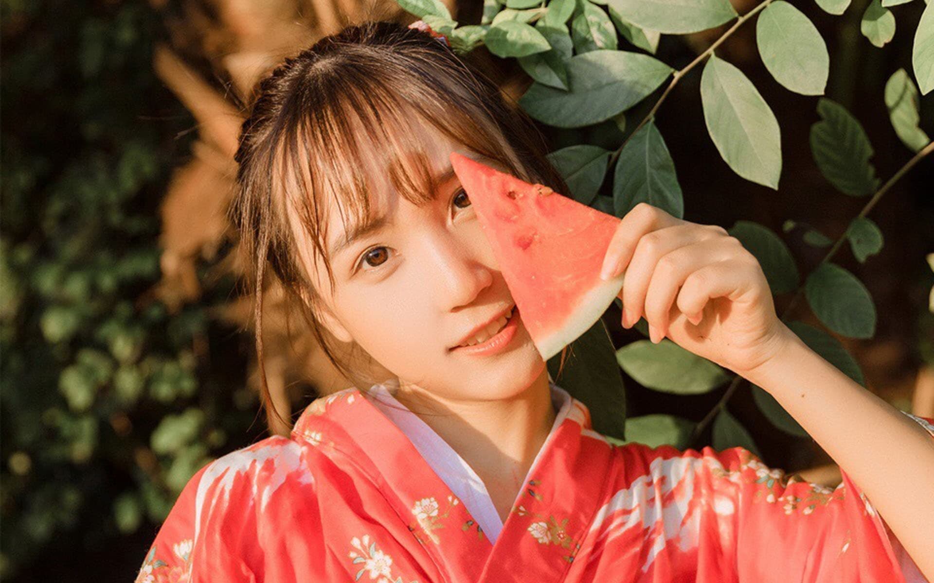 【吃瓜群免费QQ群号】女星机场情绪崩溃？“别拍了！”背后竟藏着这段故事……